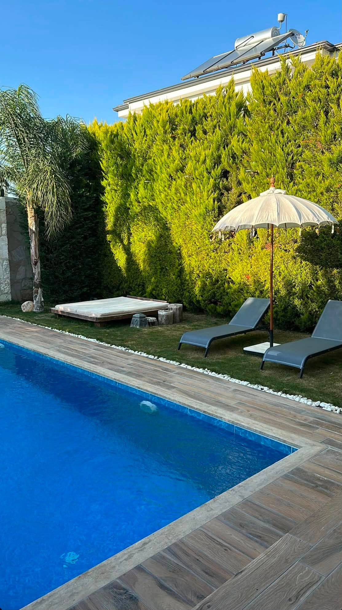 Villa de lujo de 6 habitaciones con piscina privada en Marbella