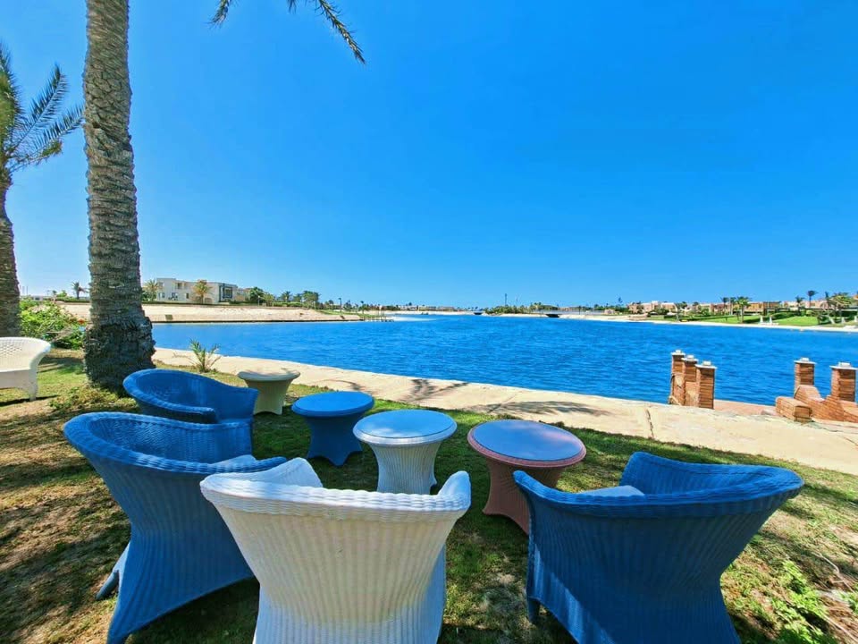 Villa de lujo de 3 dormitorios con piscina privada y vistas al lago en Marbella - El BuscaCasa